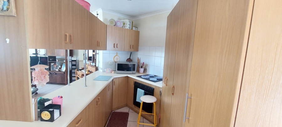 2 Bedroom Property for Sale in Langenhovenpark Free State